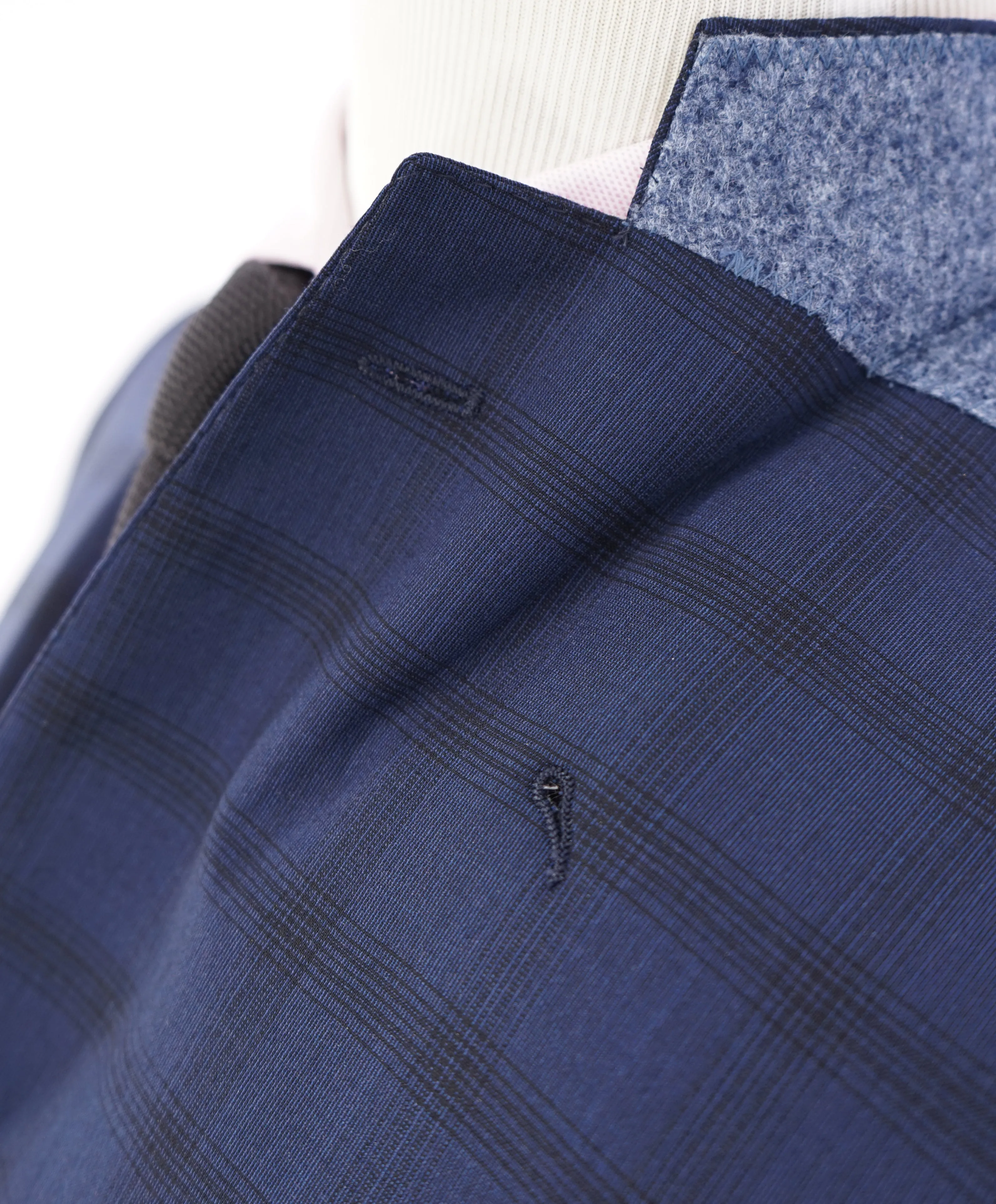 COLE HAAN - Medium Blue Bold Plaid Semi-Lined "Spandex Blend" Blazer - 42R