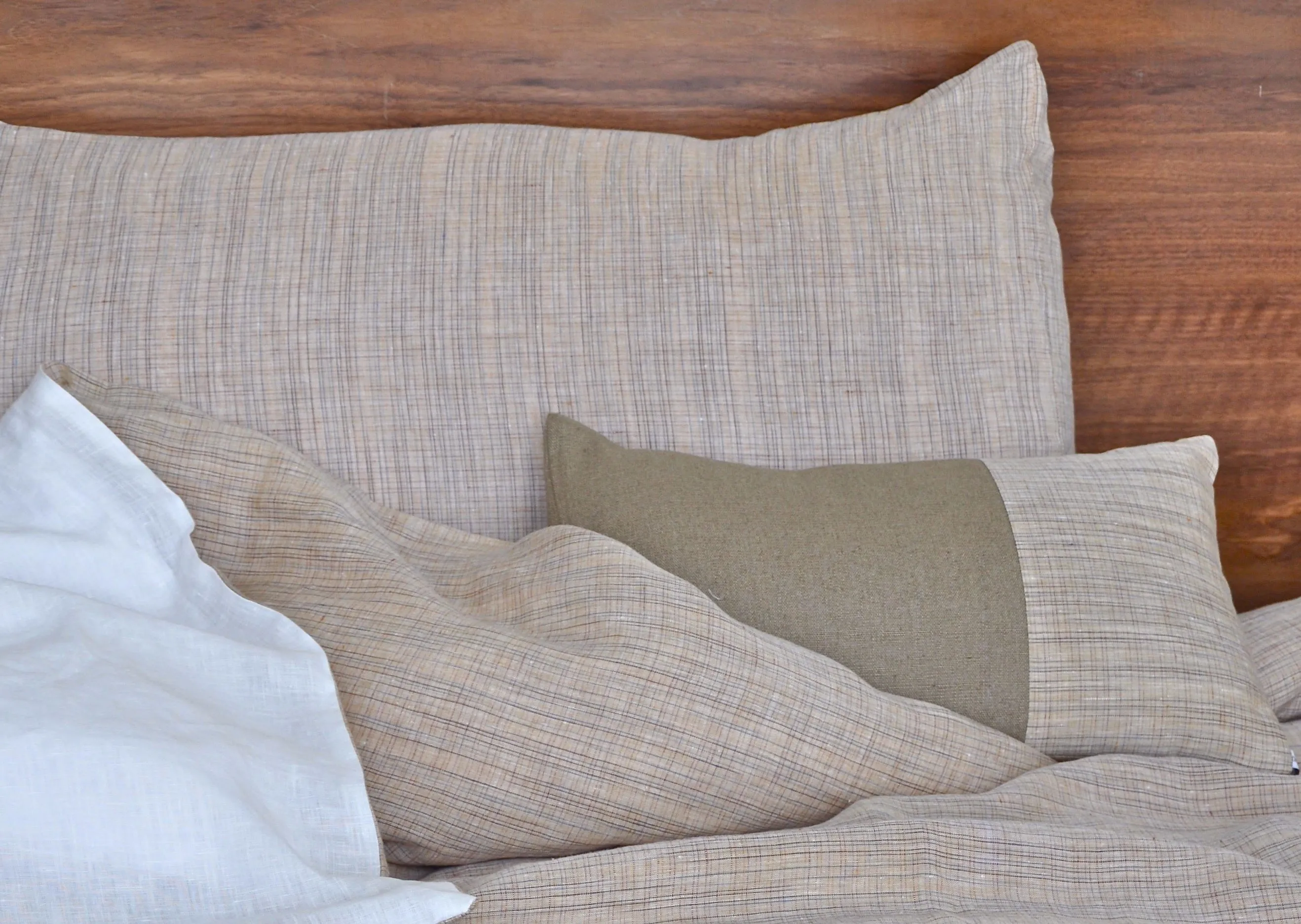 Leo Accent Pillow Plaid
