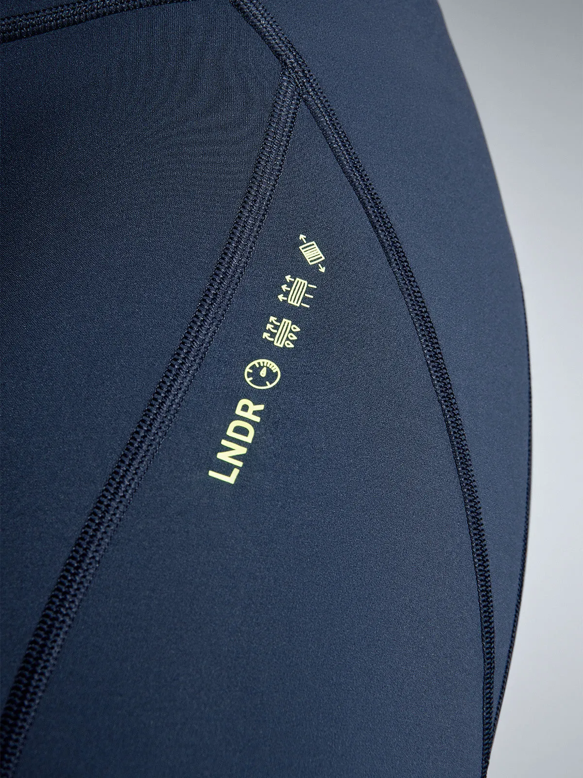 LIMITLESS 7.5" Bike Short Outerspace
