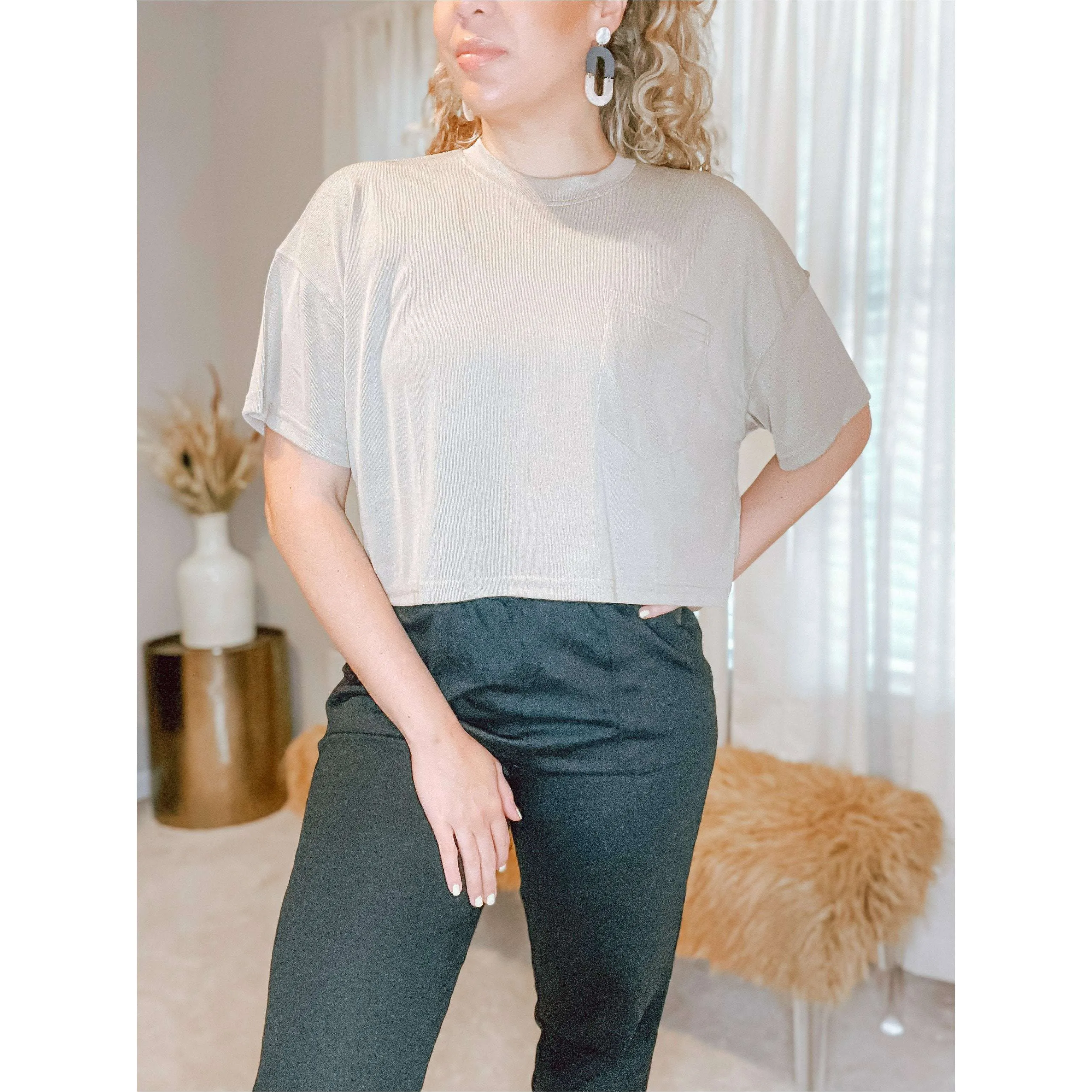 Luna Essential Cropped Top