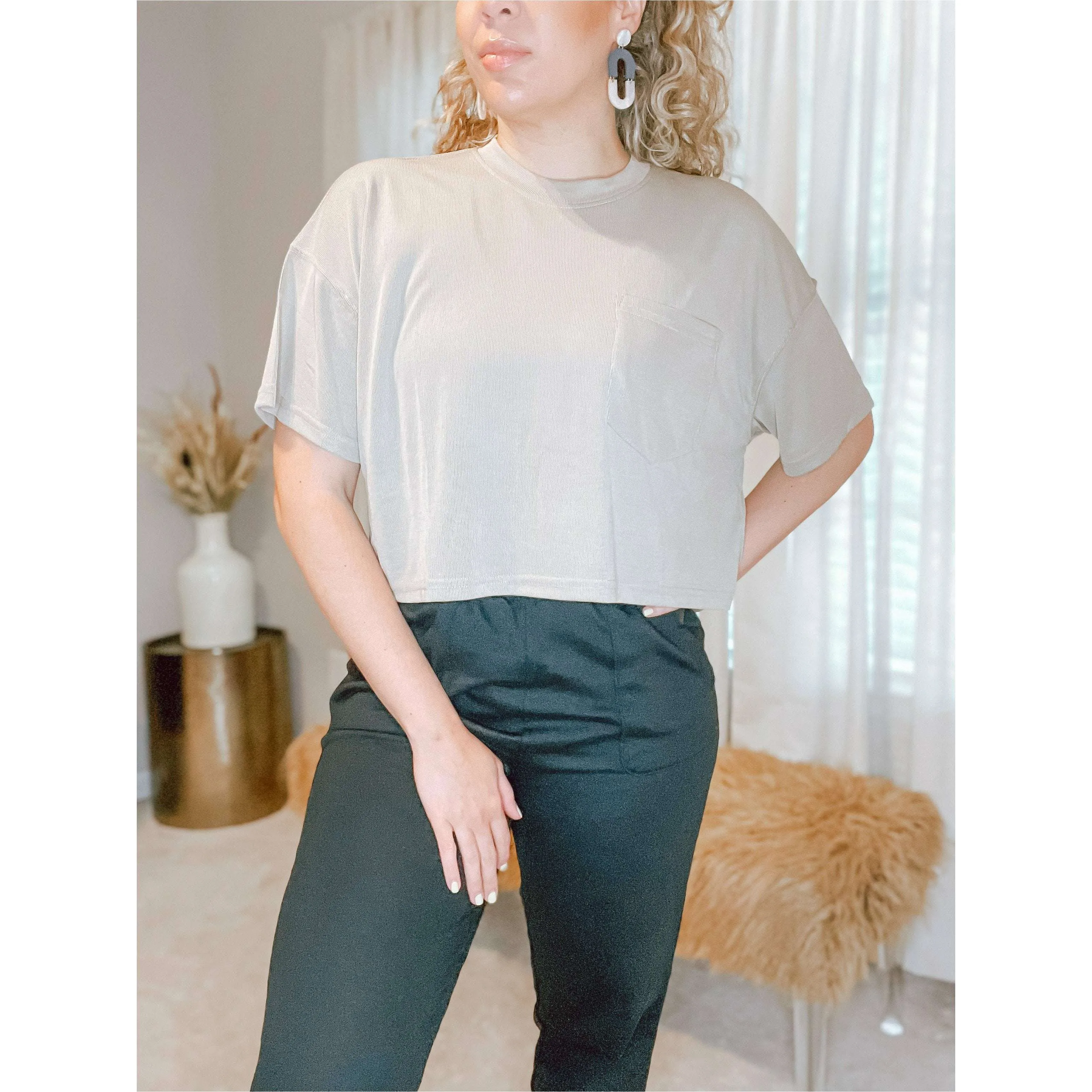 Luna Essential Cropped Top
