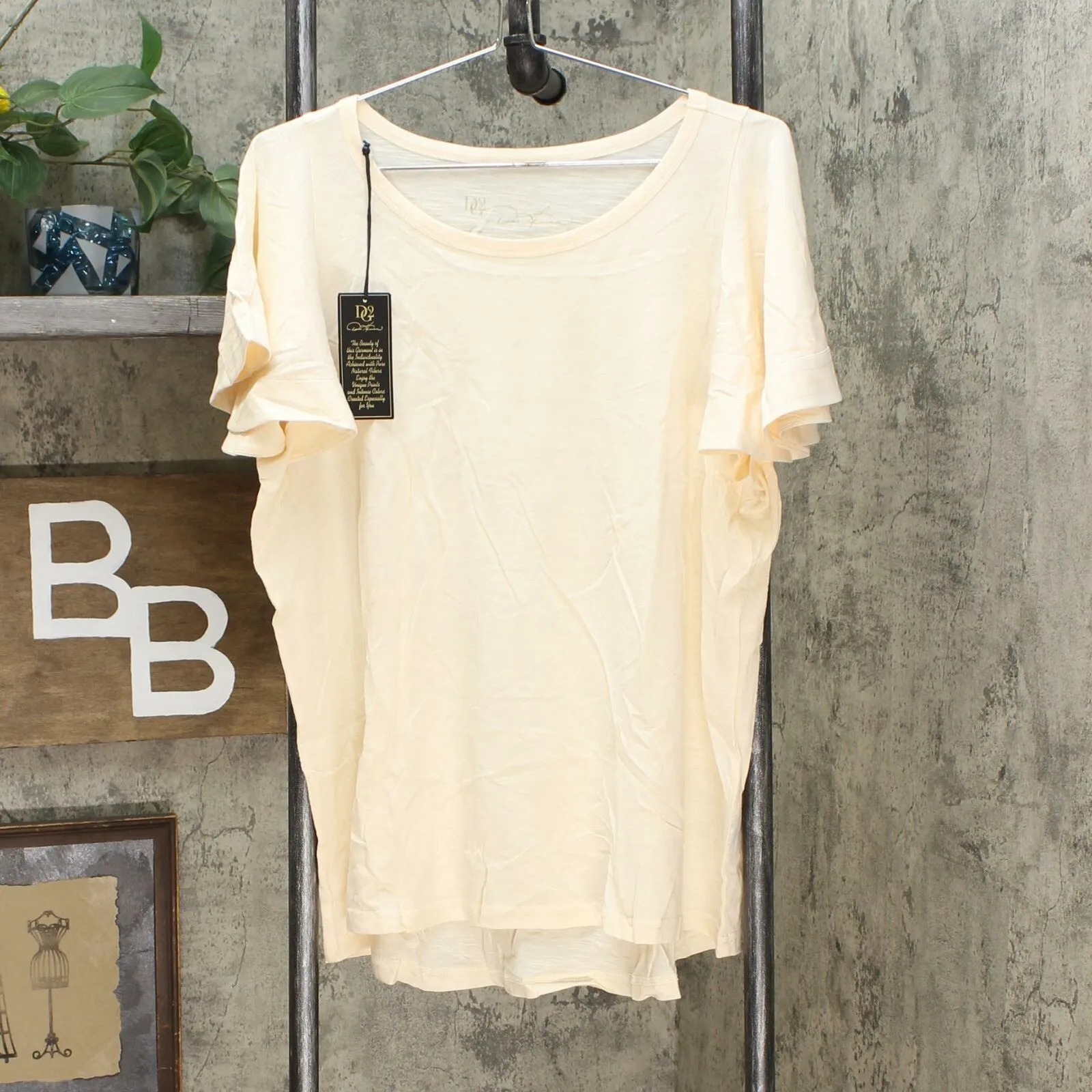 NWT DG2 by Diane Gilman Women's Flutter-Sleeve T-Shirt Large