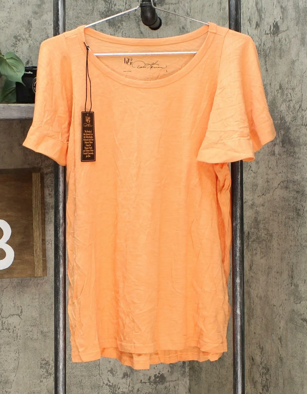 NWT DG2 by Diane Gilman Women's Flutter-Sleeve T-Shirt Large