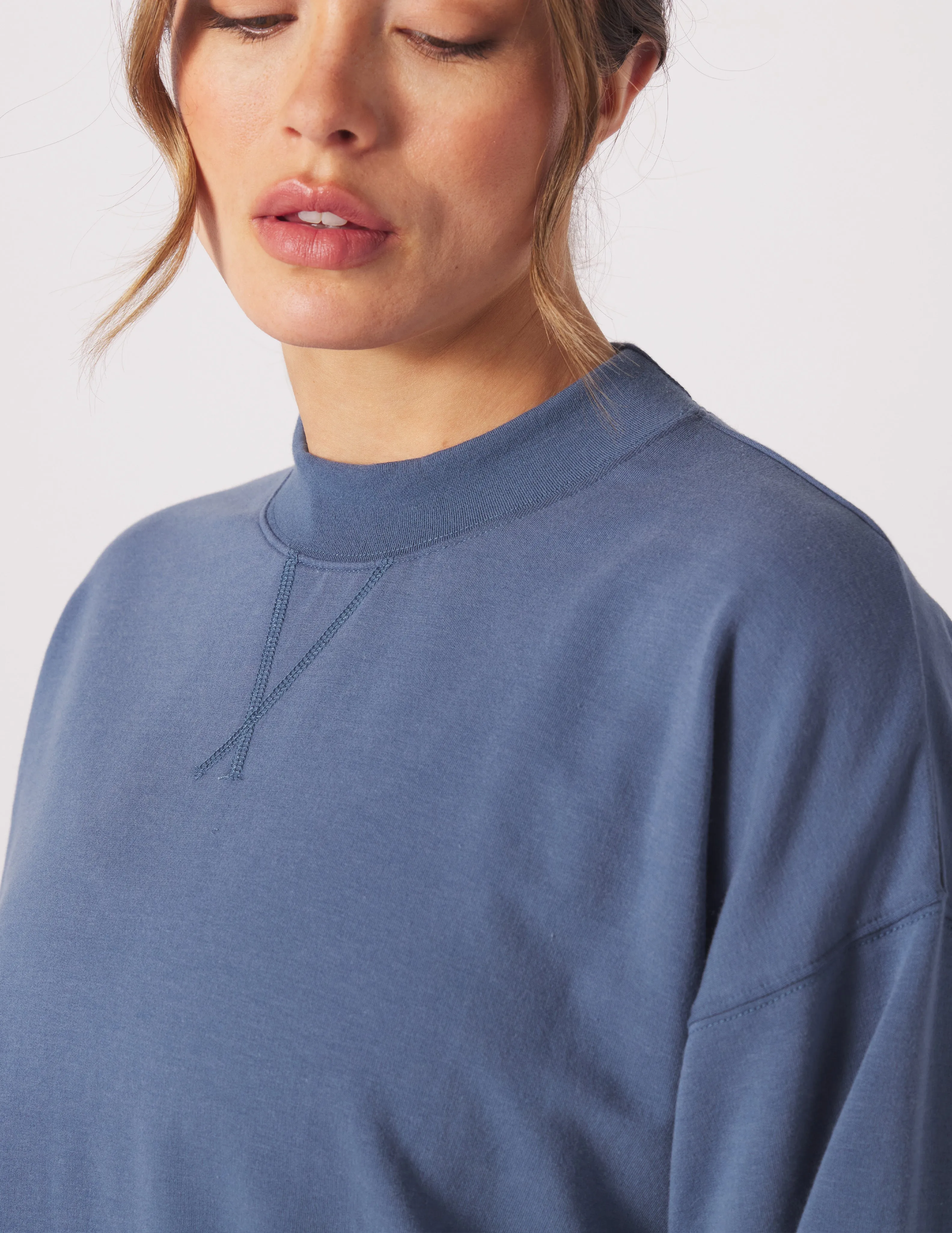 Vintage Oversized Crew: Washed Blue